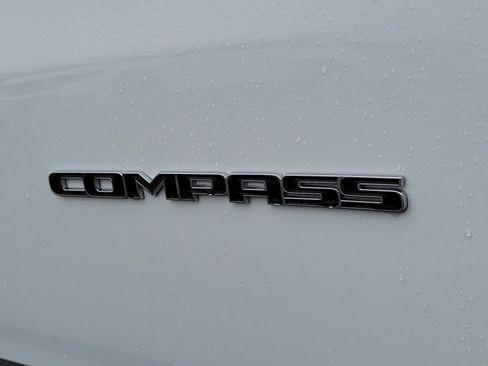 Used 2025 Jeep Compass Limited AWD/4WD image 6