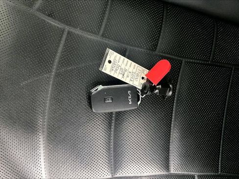 Used 2023 Kia Stinger GT2 RWD image 10