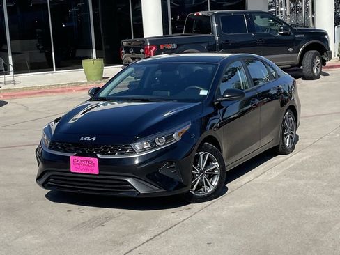 Used 2024 Kia Forte LXS image 9