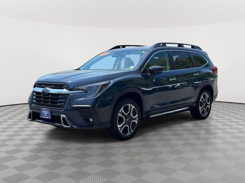 Used 2025 Subaru Ascent Touring AWD/4WD image 4