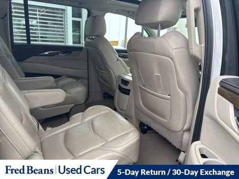 Used 2020 Cadillac Escalade ESV Luxury image 16