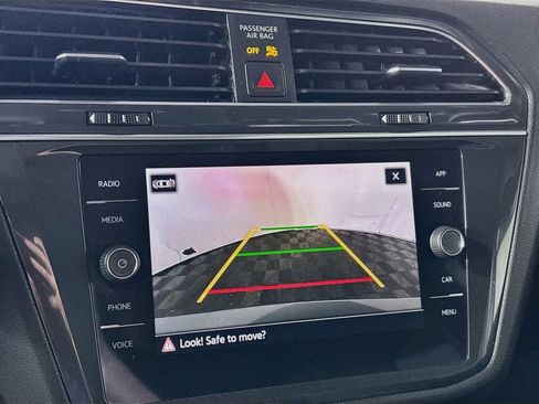 Used 2023 Volkswagen Tiguan SE FWD image 17