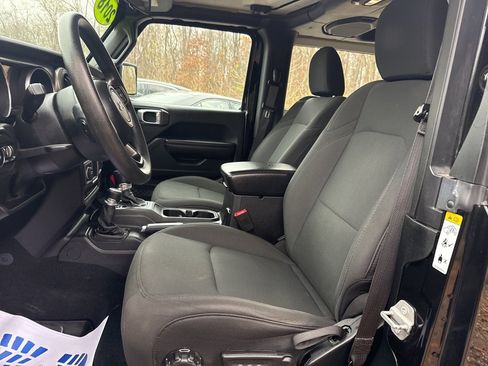Used 2018 Jeep Wrangler Sport image 13