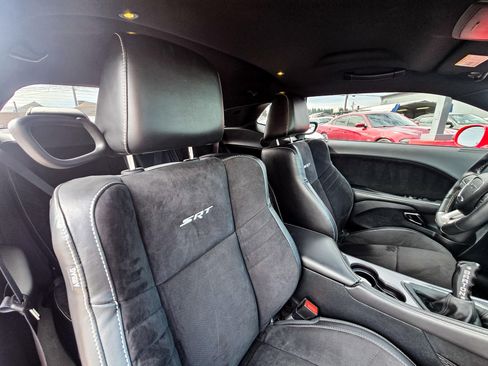 Used 2015 Dodge Challenger SRT Hellcat image 26