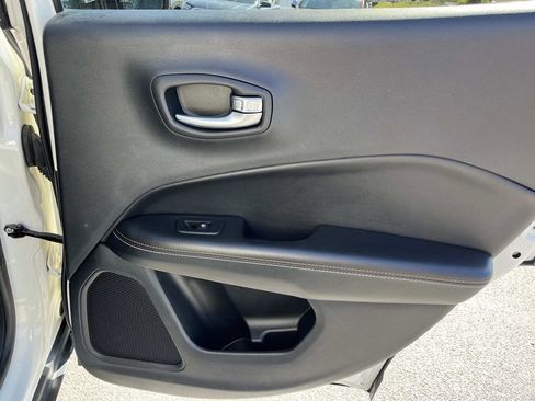 Used 2019 Jeep Compass Latitude w/ Popular Equipment Group image 19