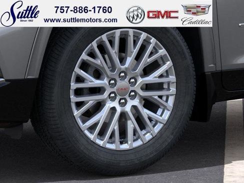 New 2026 GMC Acadia Denali w/ Super Cruise Package FWD image 9