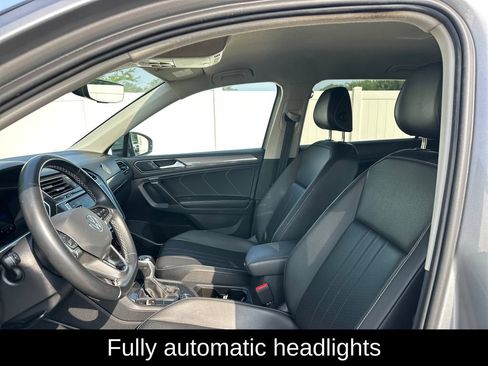 Used 2023 Volkswagen Tiguan SE AWD/4WD image 12