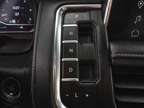 Used 2023 GMC Yukon SLT w/ SLT Premium Package image 30