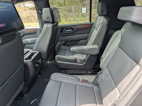 New 2026 GMC Yukon XL Denali w/ Denali Reserve Package AWD/4WD image 27