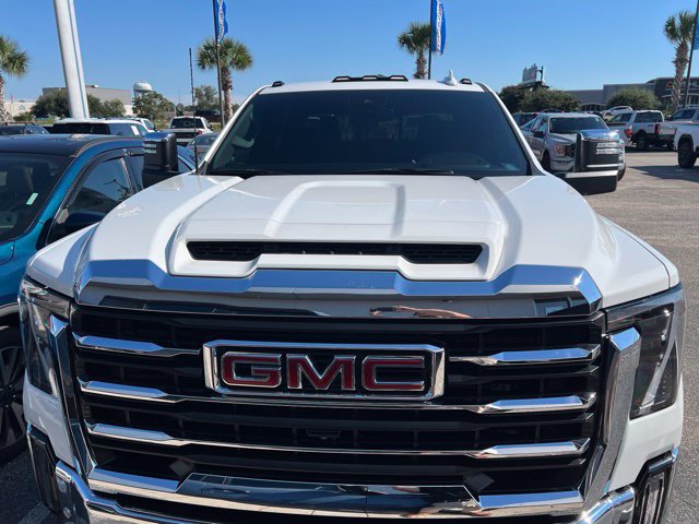 Used 2025 GMC Sierra 2500 SLT w/ SLT Premium Package AWD/4WD image 12
