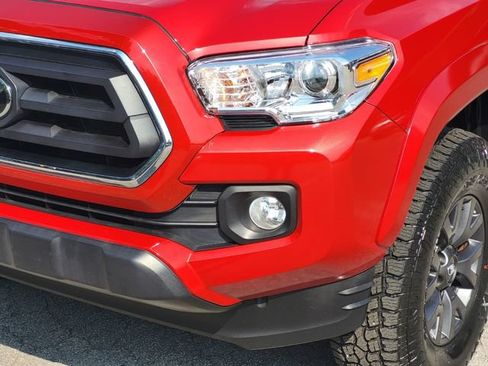 Used 2023 Toyota Tacoma SR5 w/ Technology Package AWD/4WD image 7
