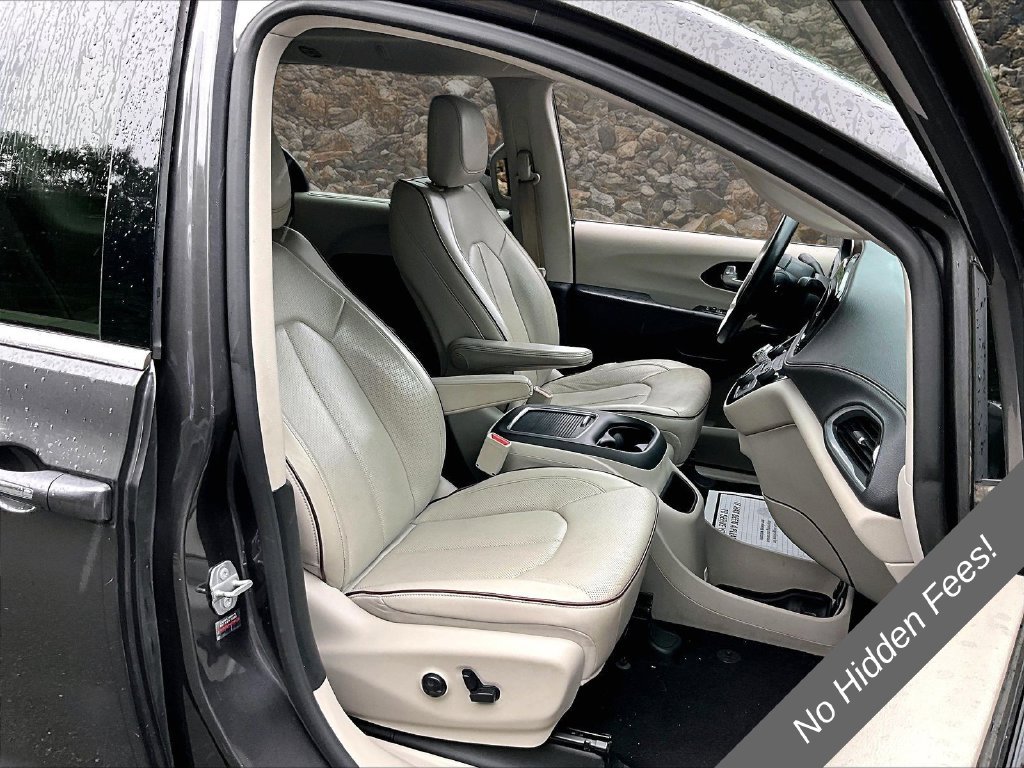 Used 2019 Chrysler Pacifica Limited FWD image 7