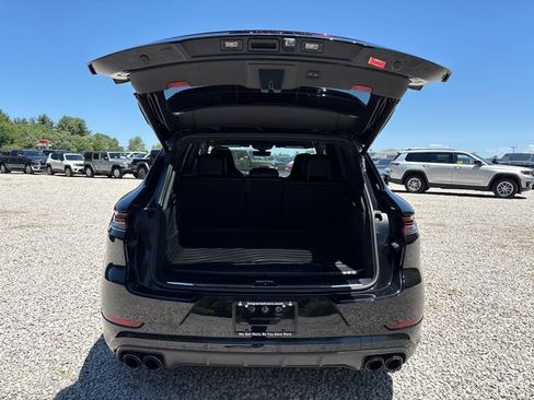 Used 2024 Porsche Cayenne Turbo AWD/4WD image 13