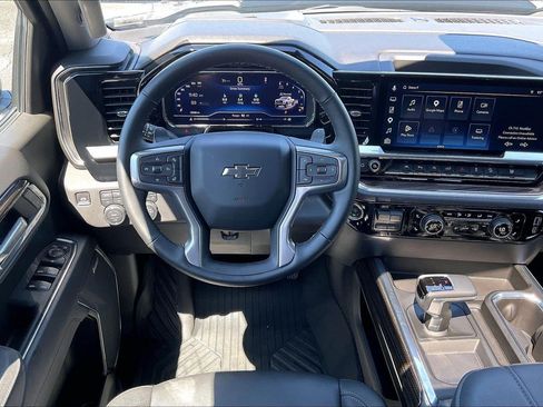 Used 2025 Chevrolet Silverado 1500 LT Trail Boss w/ LT Trail Boss Premium Package AWD/4WD image 5