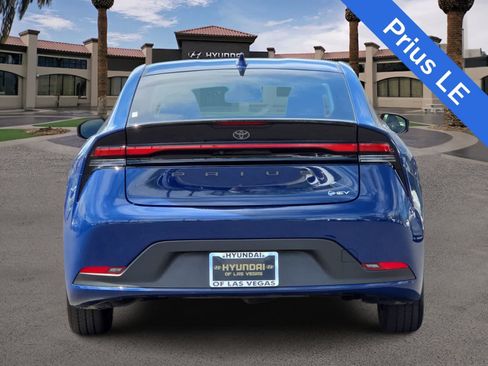 Used 2023 Toyota Prius LE FWD image 7