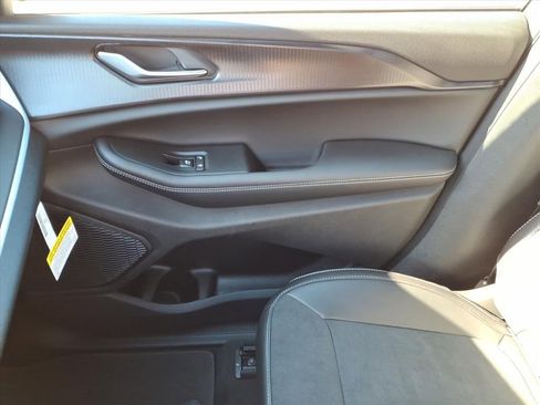 New 2025 Jeep Grand Cherokee L Altitude image 31