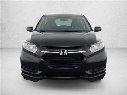Used 2017 Honda HR-V LX image 2