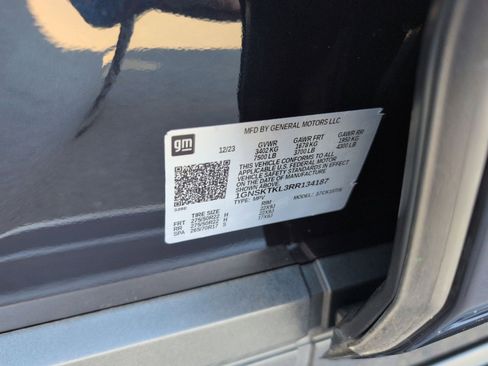 Used 2024 Chevrolet Tahoe High Country w/ Advanced Technology Package image 34