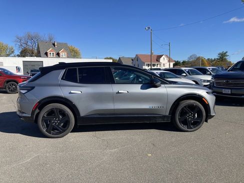 New 2026 Chevrolet Equinox EV RS image 8