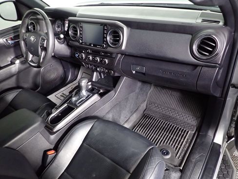 Used 2023 Toyota Tacoma TRD Off-Road w/ TRD Premium Off Road Package image 36