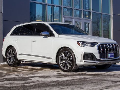 Used 2021 Audi SQ7 Premium Plus w/ Driver Assistance Package image 3