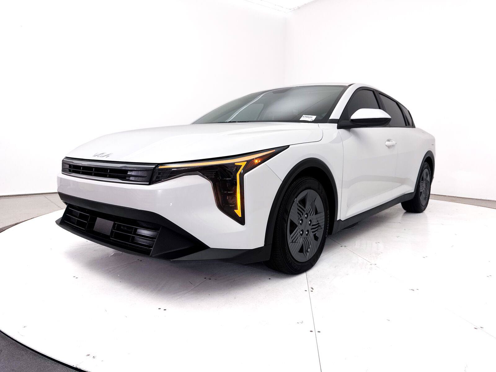 Used 2025 Kia K4 FWD image 11