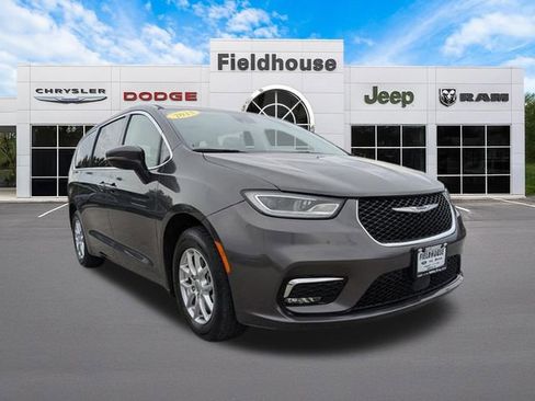 Used 2023 Chrysler Pacifica Touring-L FWD image 9