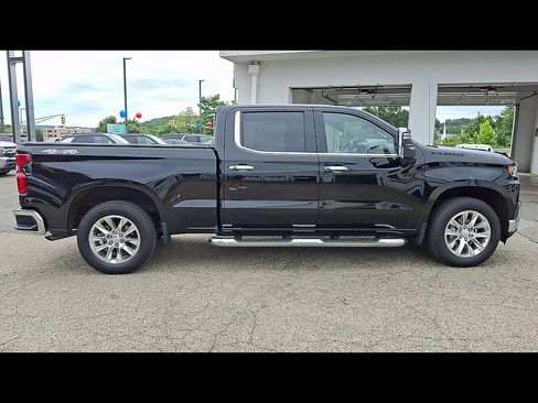 Certified 2021 Chevrolet Silverado 1500 LTZ w/ Technology Package AWD/4WD image 9