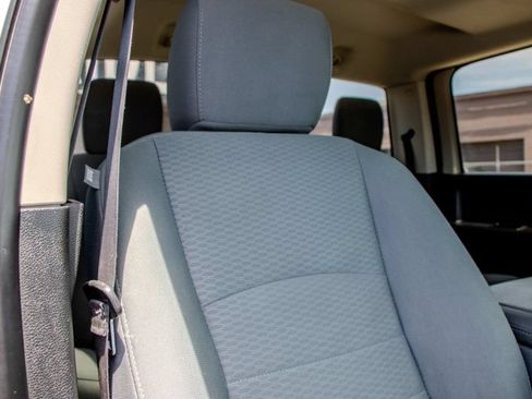 Used 2018 RAM 2500 Tradesman w/ Chrome Appearance Group AWD/4WD image 26