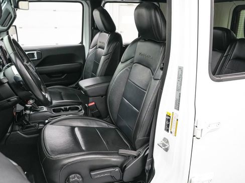Used 2020 Jeep Wrangler Unlimited Sahara image 13