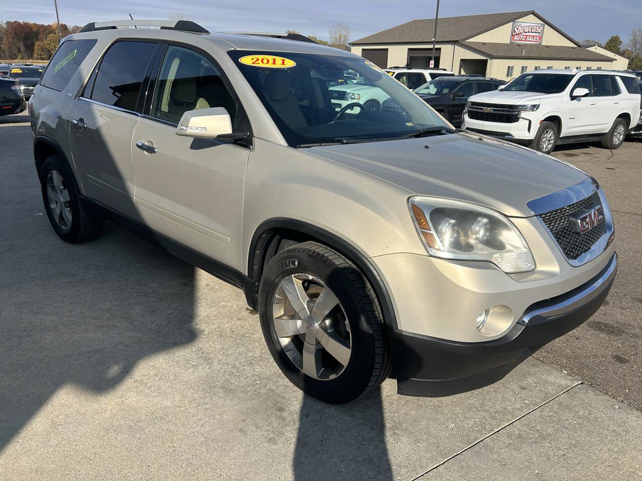 Used 2011 GMC Acadia SLT FWD image 3