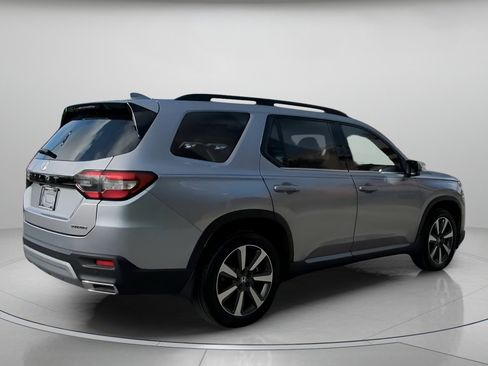 Used 2024 Honda Pilot Touring image 29