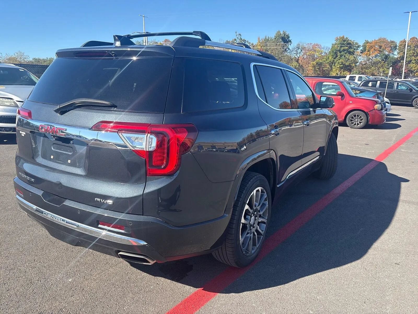 Used 2021 GMC Acadia Denali w/ Denali Ultimate Package AWD/4WD image 2