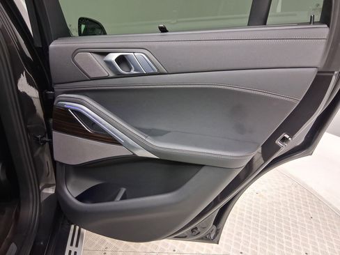 Used 2021 BMW X6 sDrive40i w/ Executive Package RWD image 32