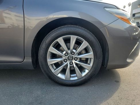 Used 2016 Toyota Camry XLE image 6