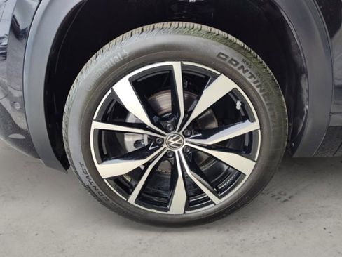 Used 2024 Volkswagen Atlas SEL Premium R-Line image 10