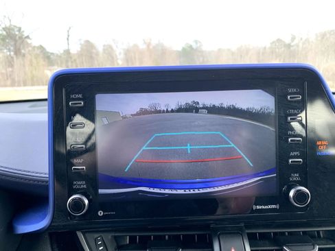 Used 2021 Toyota C-HR XLE image 13