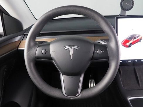 Used 2023 Tesla Model Y Performance image 19