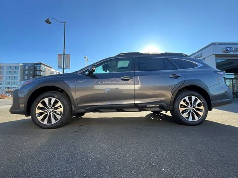 Used 2025 Subaru Outback Limited image 6