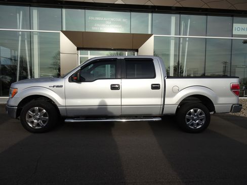 Used 2013 Ford F150 XLT w/ XLT Chrome Pkg image 2