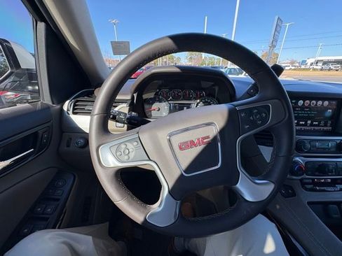 Used 2018 GMC Yukon XL SLT w/ Open Road Package image 15