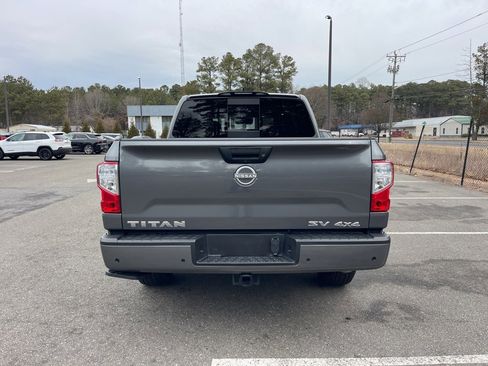 Certified 2024 Nissan Titan SV w/ SV Convenience Package image 6