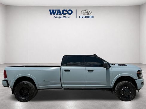 Used 2025 RAM 3500 Limited AWD/4WD image 10