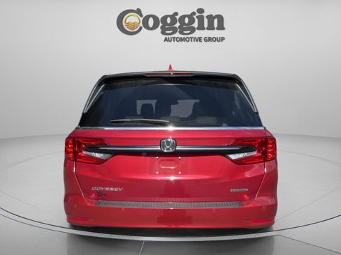 Certified 2024 Honda Odyssey Touring image 4
