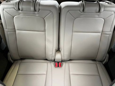 Used 2023 Lincoln Aviator Reserve w/ Equipment Group 201A image 13