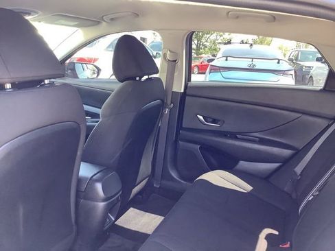 Used 2024 Hyundai Elantra Blue image 21