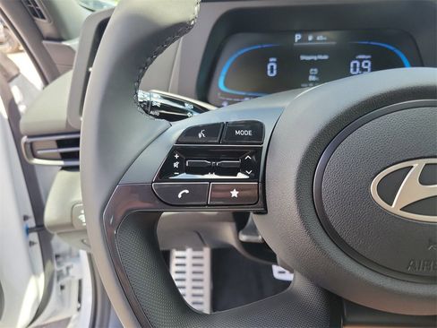 Certified 2025 Hyundai Elantra Sport image 13