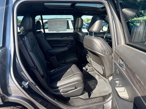 New 2026 Jeep Grand Cherokee L Limited w/ Limited Altitude Package AWD/4WD image 26