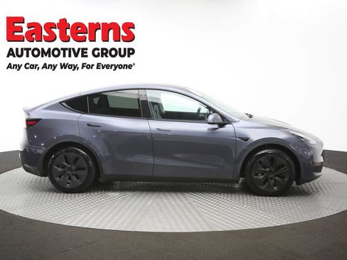 Used 2022 Tesla Model Y Long Range AWD/4WD image 40
