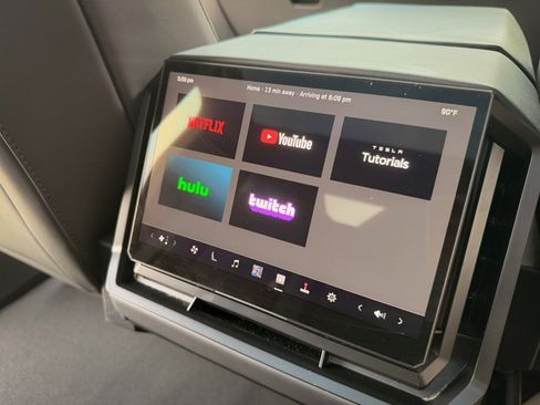 Used 2024 Tesla Cybertruck Cyberbeast AWD/4WD image 33